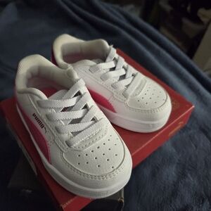 Puma Kids Sneakers in White and Pink